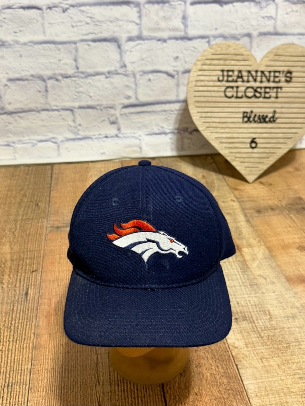 Denver Broncos Snapback Hat Cap NFL Gameday Football
Pre owned good condition 
O